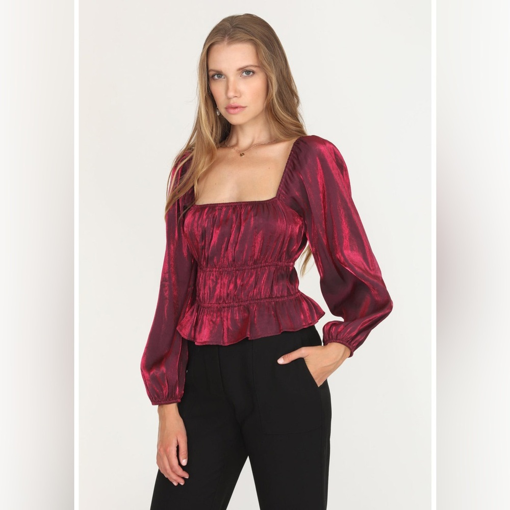 ADELYN RAE Remy Burgundy Puff Sleeve Top